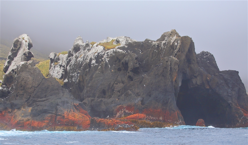 Antipodes  AtSea  0687 m Coastal View